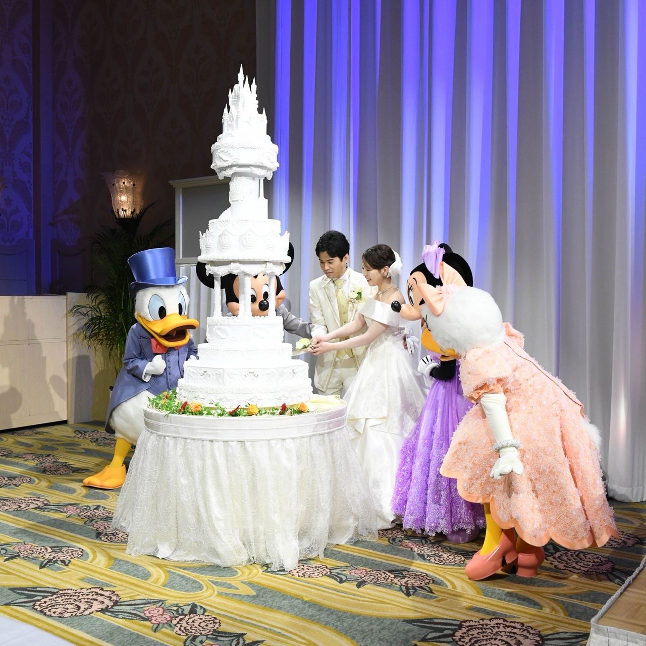 披露宴パーティのカバー写真