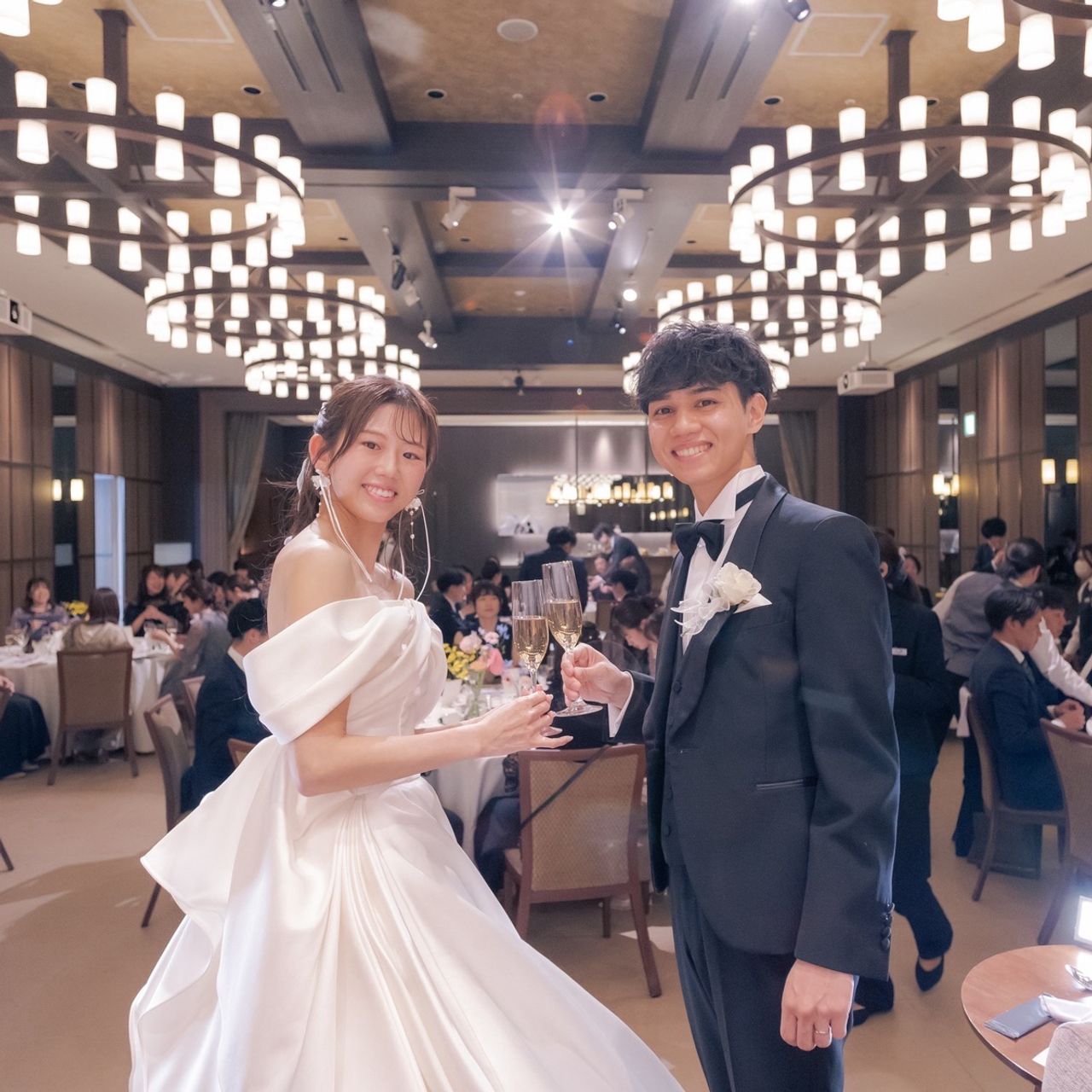 披露宴パーティのカバー写真