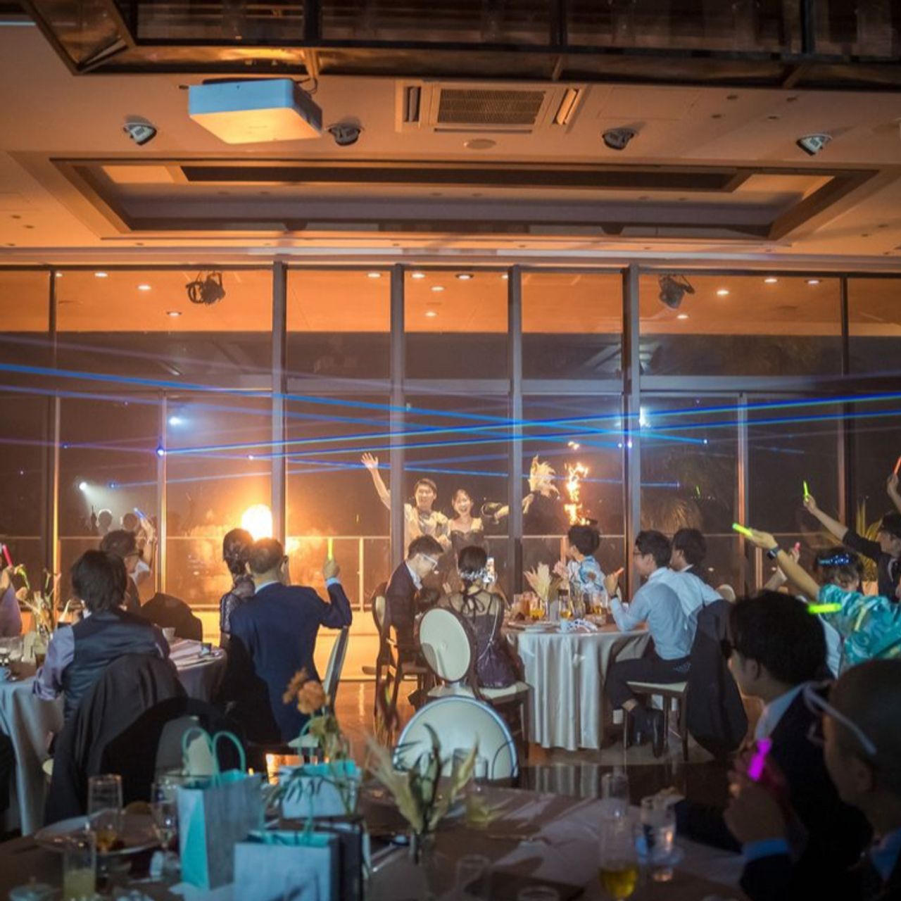 披露宴パーティのカバー写真