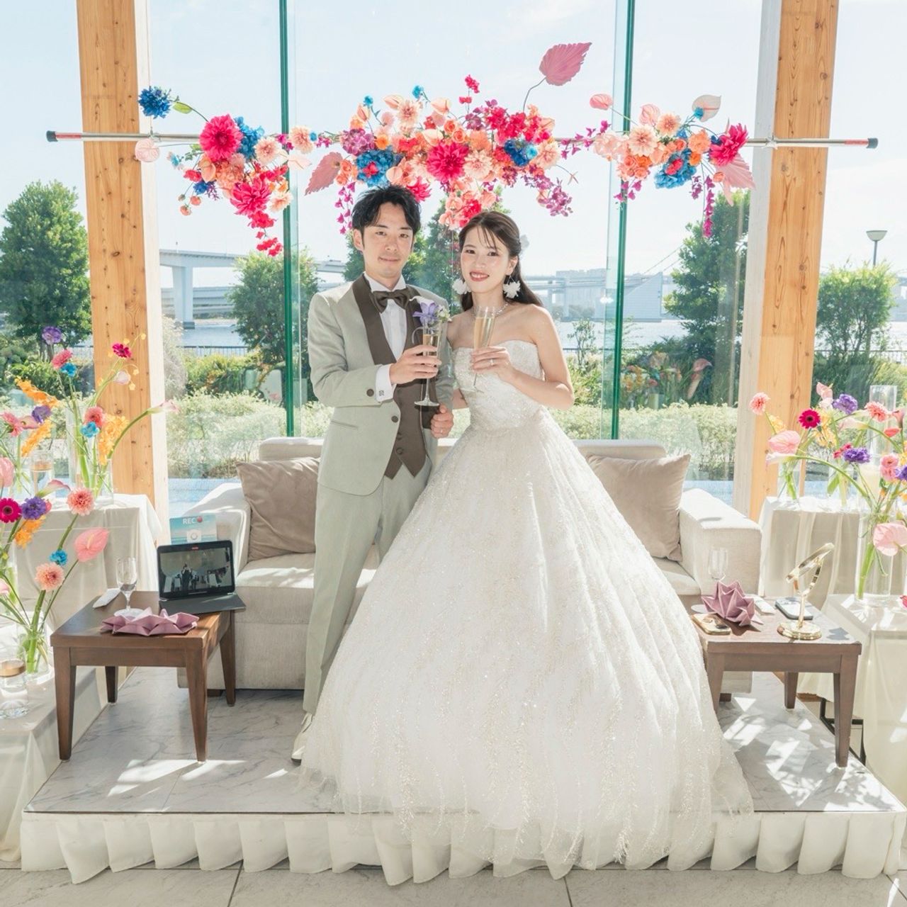 披露宴パーティのカバー写真