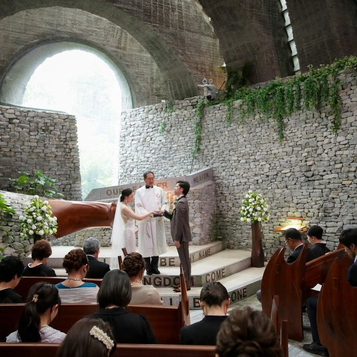 石の教会 内村鑑三記念堂で結婚式 結婚式場探しはウェディングニュース
