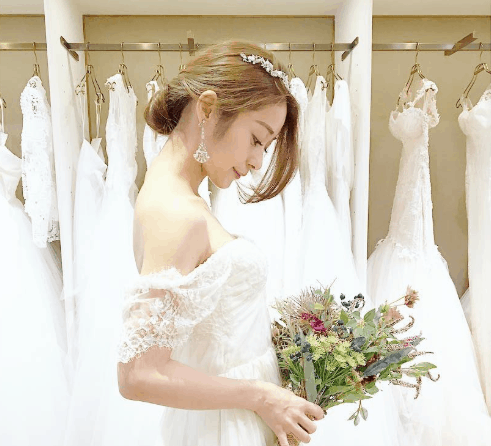 ドレス試着アカウントが大人気！amiwedding0808さんインタビューのカバー写真 0.9083503054989817