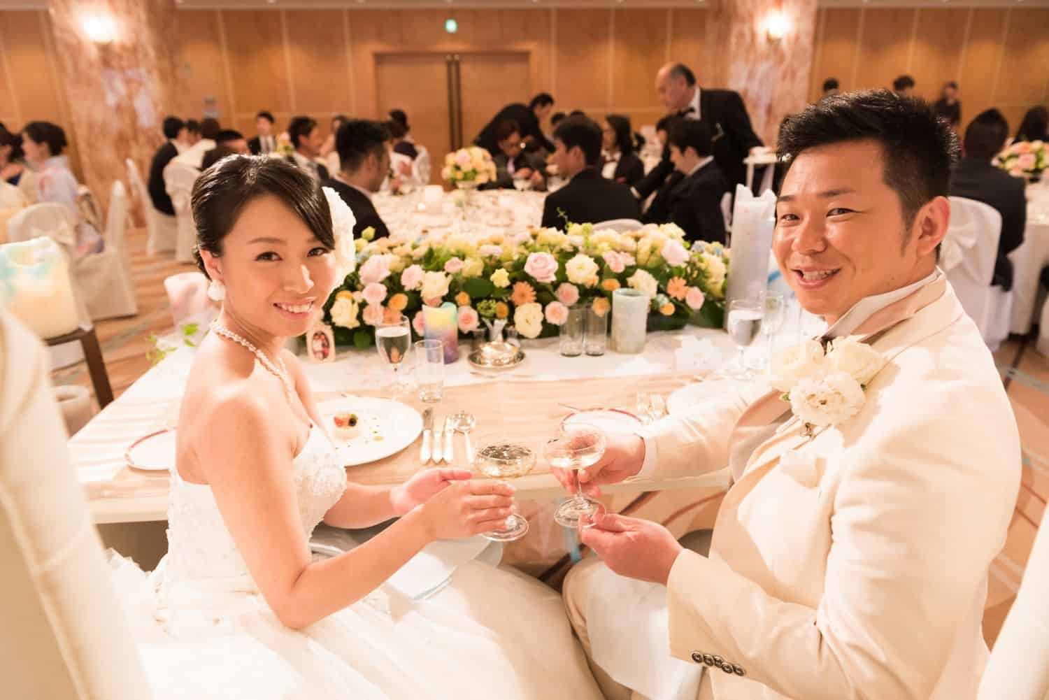 キャンドルを使ってゲストと一緒に作り上げた空間【yuri_happyweddingさん】カトリック神田教会のカバー写真 0.6673333333333333