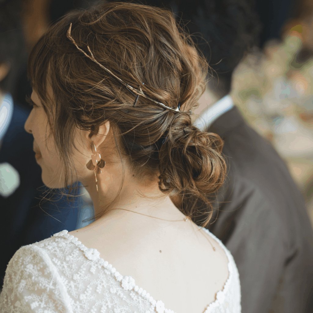 【大人可愛い】華奢なヘアアクセサリーで見せるハイセンスなヘアアレンジ大特集♡のカバー写真 1