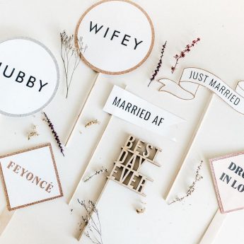 フォトプロップスってなに 結婚式に人気 無料ダウンロードできるデザインや作り方大特集 結婚式準備はウェディングニュース