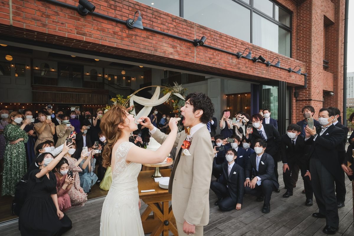 ファーストバイトって何するの？人とかぶらないアイデア総まとめ♡のカバー写真 0.6666666666666666