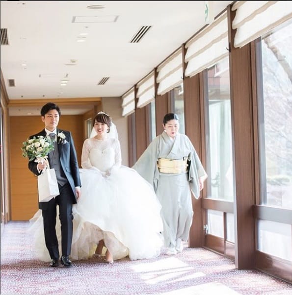 結婚式の介添人ってなにする人？お礼は必要なの？のカバー写真 1.011764705882353