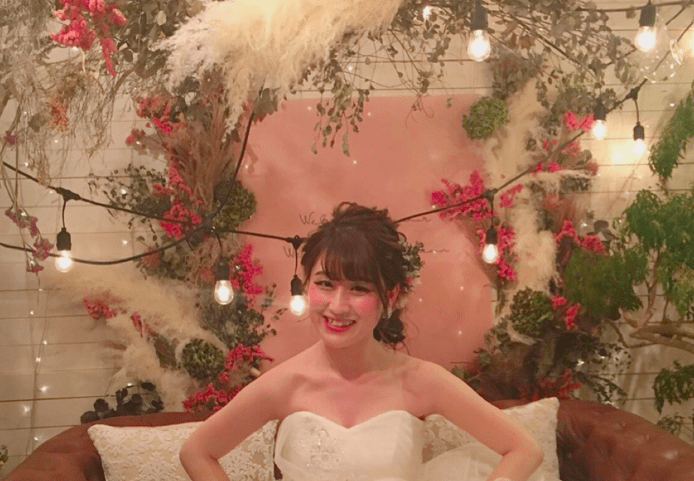 高砂やフォトブースに フラワーウォールのアイデア 作り方まとめ 結婚式準備はウェディングニュース