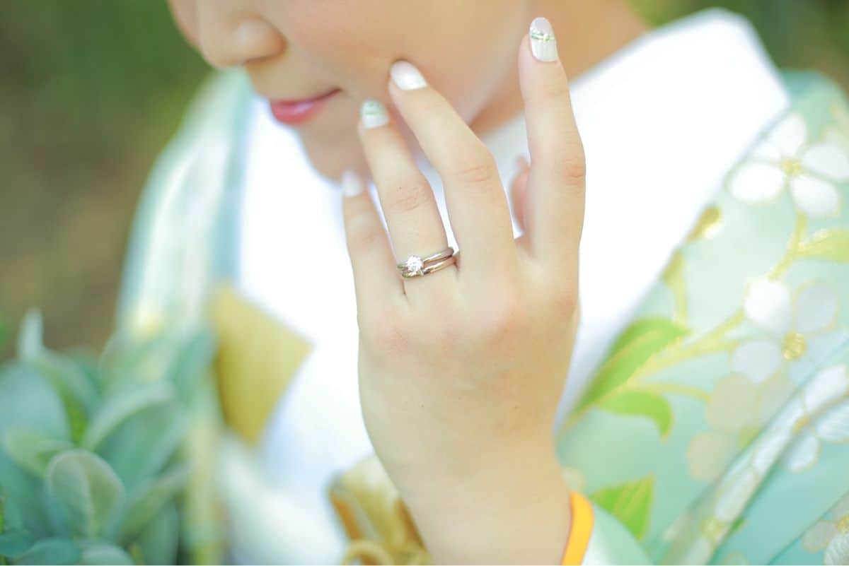 婚約・結婚指輪も「重ね付け」がおしゃれ♡選び方とデザインまとめのカバー写真 0.6675