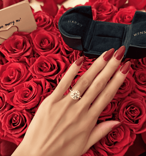 プロポーズにはバラの花束を♡本数や色で変わる意味とはのカバー写真 1.0682730923694779