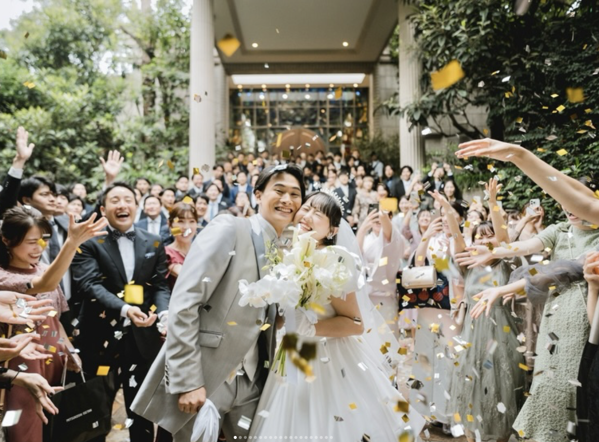 結婚式費用の平均相場はいくら？自己負担額の計算・内訳・節約術までお金の疑問を全て解決♡のカバー写真 0.7381756756756757