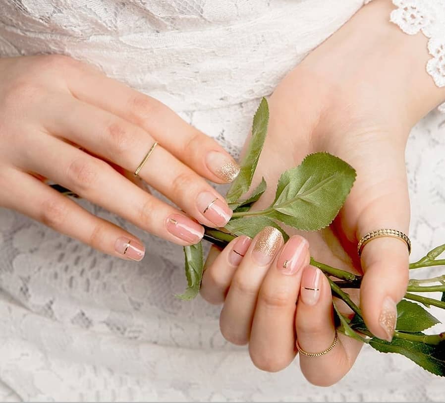 簡単 可愛い すぐ取れる 花嫁におすすめのネイルシールをご紹介 結婚式準備はウェディングニュース