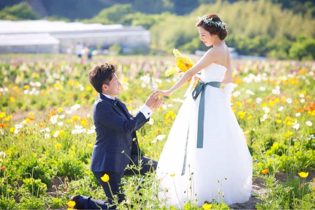 プロポーズは婚約指輪を箱パカでサプライズ♡いまどき花嫁に徹底調査＊のカバー写真 0.6658333333333334