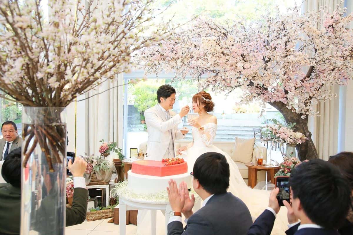 春婚さん必見♡可愛いすぎる桜テーマのウェディングアイディア20選のカバー写真 0.6666666666666666