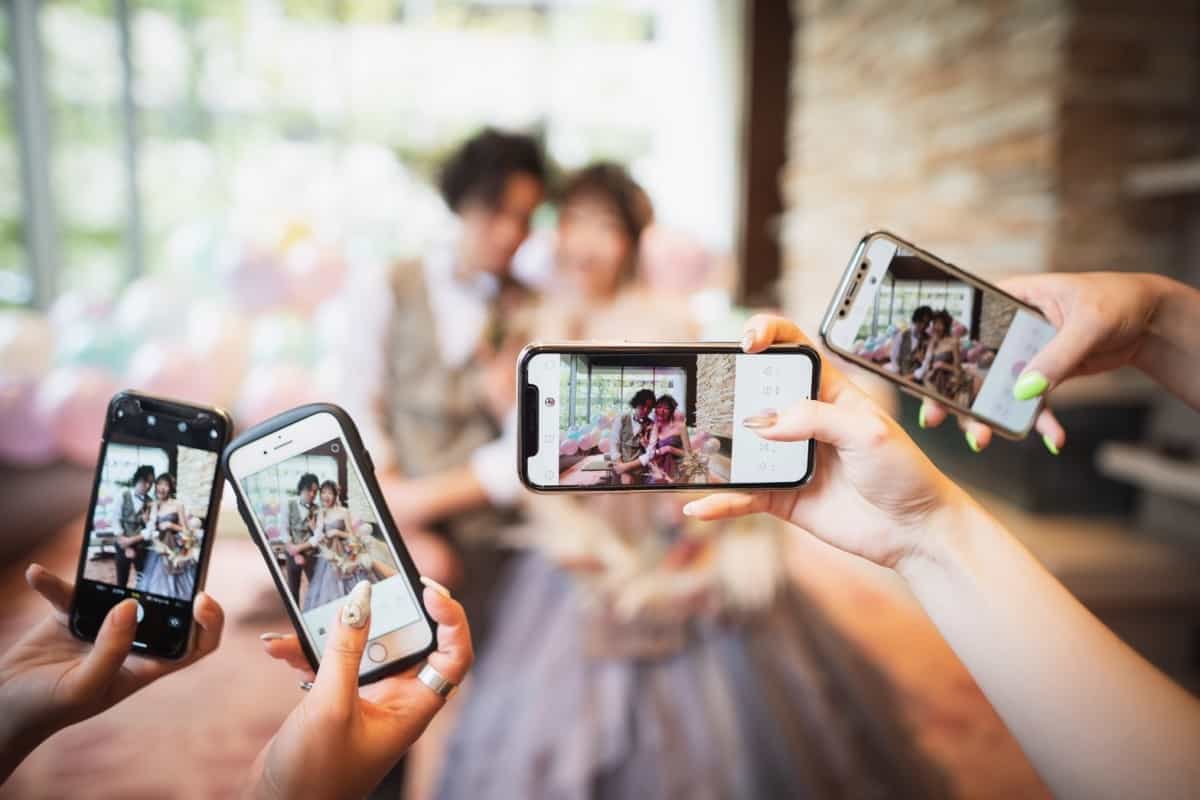 結婚式の新定番《フォトシャワー》ゲスト参加型の演出で絶対盛り上がる♩のカバー写真 0.6666666666666666