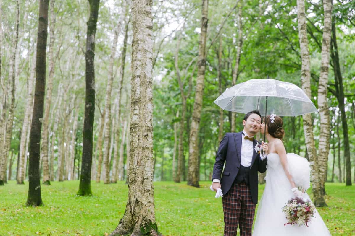 雨の日でも楽しめる♡ウェディングアイデアをご紹介！のカバー写真 0.6658333333333334