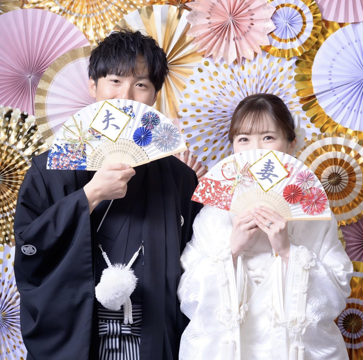 【ペーパーファン】の花嫁DIYは100均でおしゃれに♡作り方&先輩花嫁の実例30選のカバー写真 0.9932318104906938