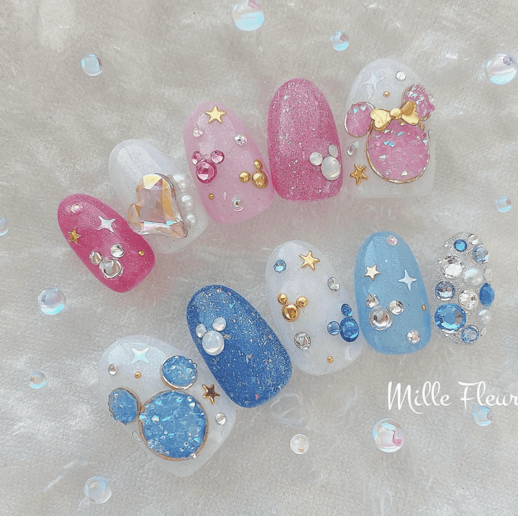 指先まで揃えて♡ディズニー風のブライダルネイル20選のカバー写真 0.9961089494163424