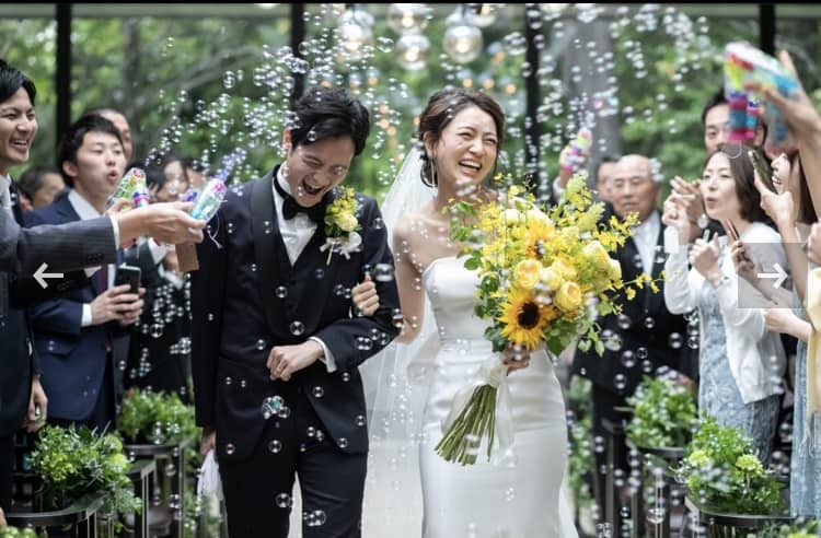 感動的でお洒落な写真が残せる バブルシャワーの素敵なショット15選 結婚式準備はウェディングニュース