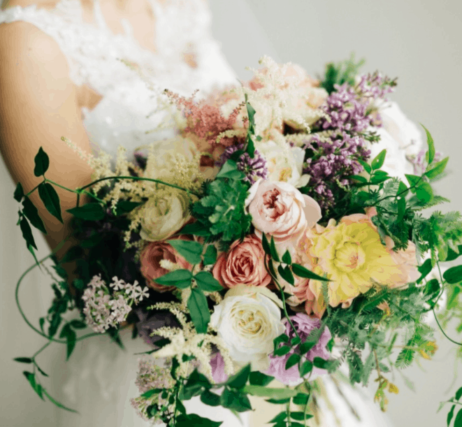 結婚式のお花って何使えばいいの？【季節別】お花の種類総まとめ♡のカバー写真 0.924357034795764