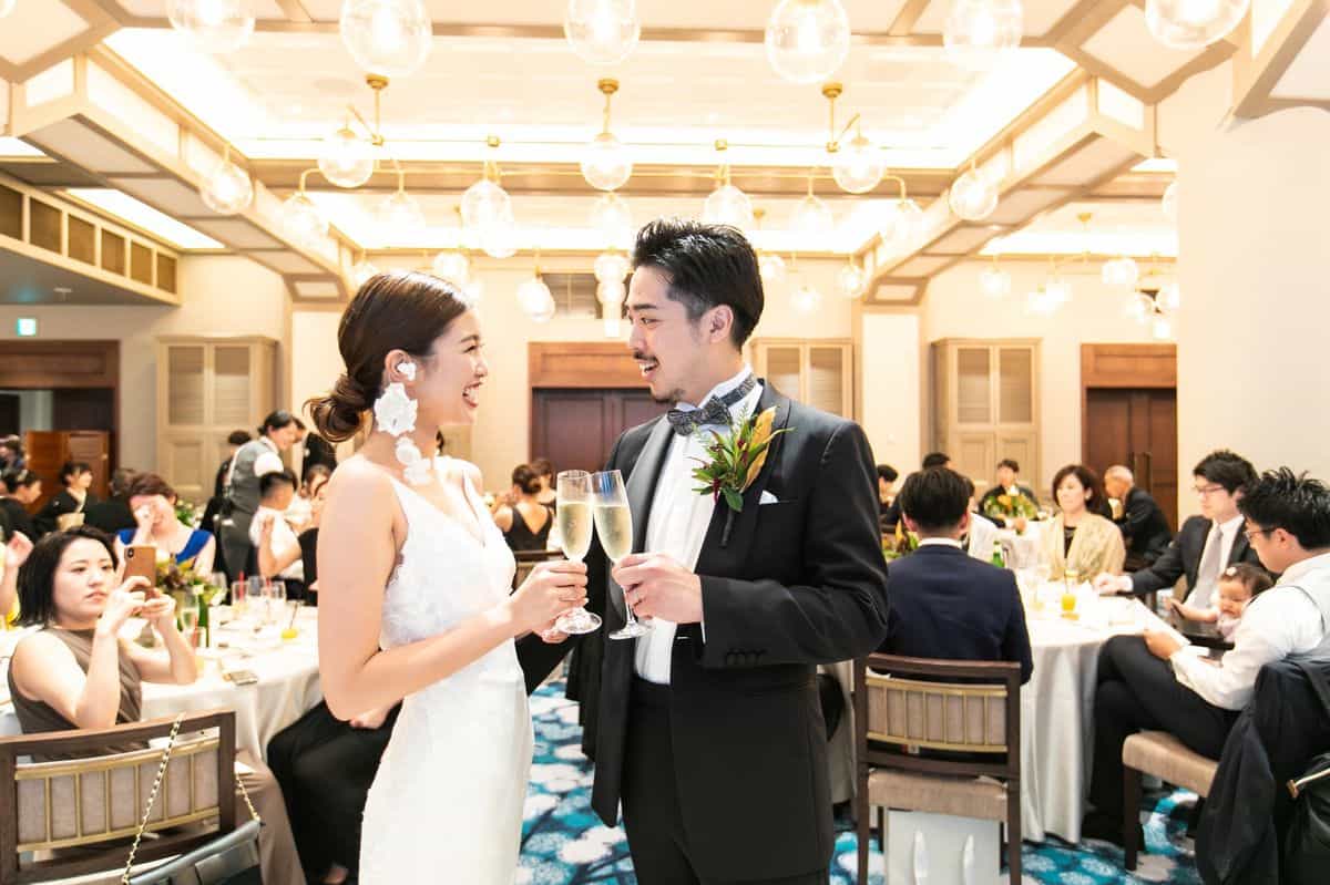 結婚式当日の写真は後悔したくない！おすすめポーズ＆ショット120選のカバー写真 0.6658333333333334