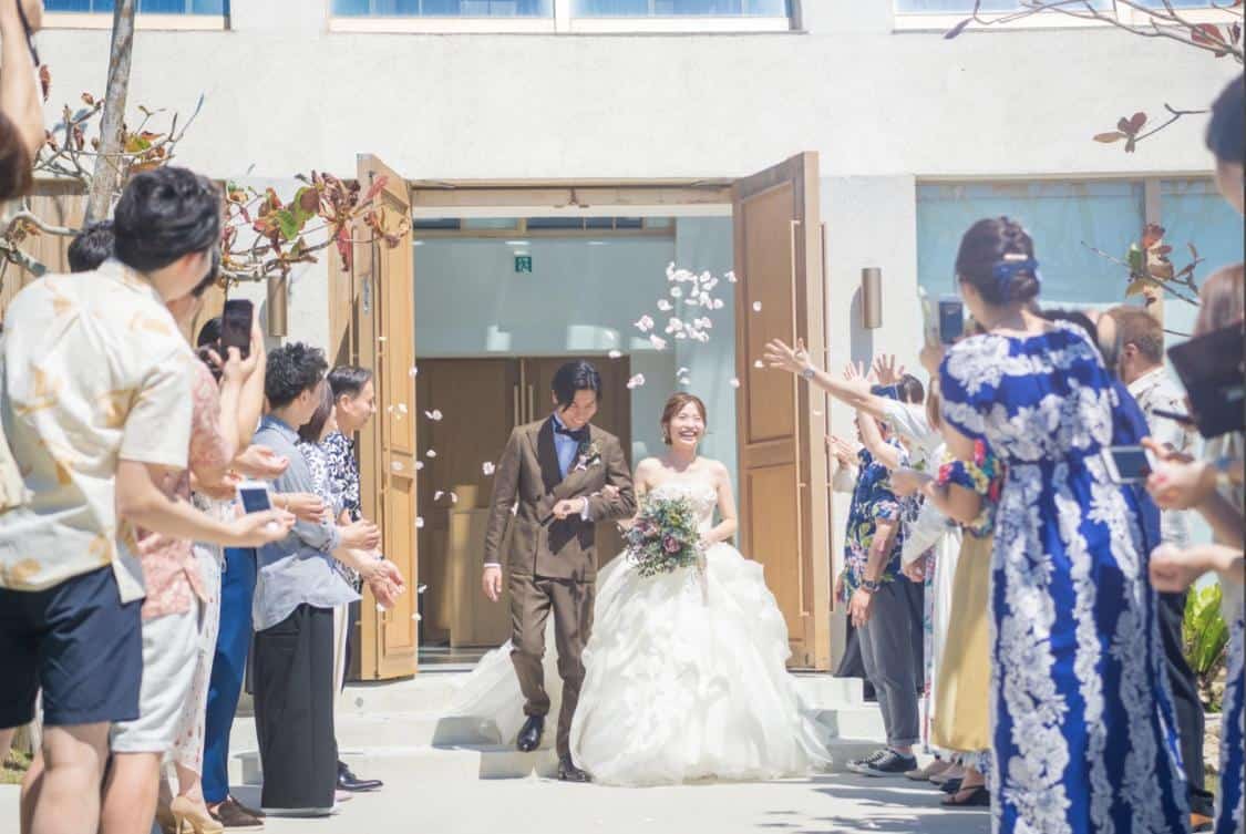 結婚式場探しは『口コミ』をチェック!!見るべき５つのポイントはこれ♡のカバー写真 0.6693333333333333