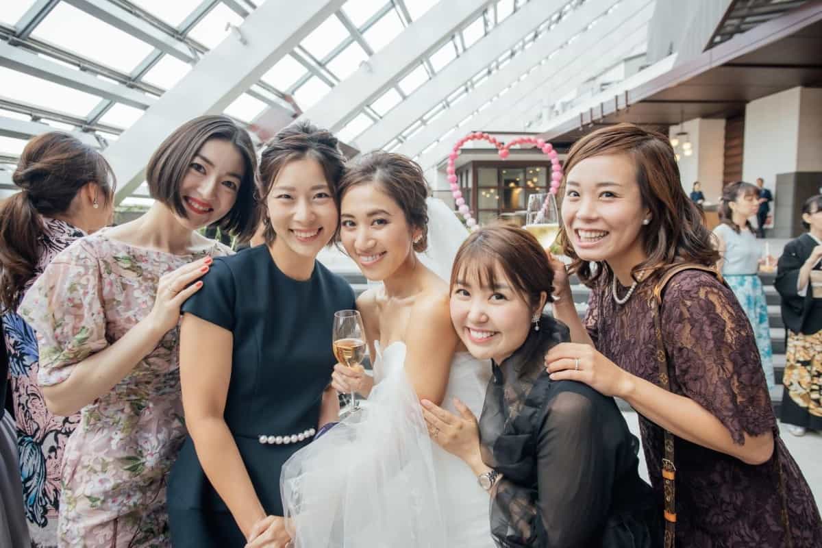 結婚式のお呼ばれピアス・イヤリングって？マナー＆選び方大公開！のカバー写真 0.6666666666666666