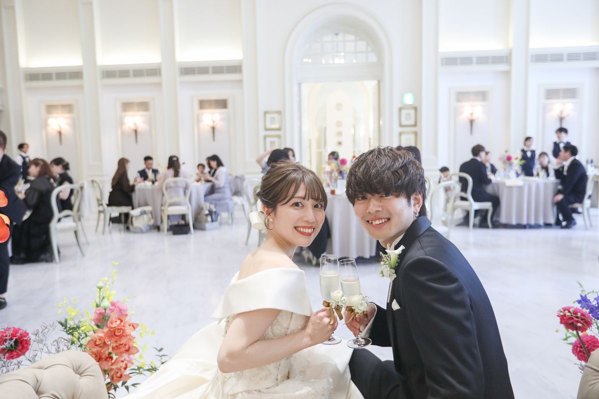 今すぐ撮影指示書に追加して！『振向き乾杯ショット』が素敵すぎる♡のカバー写真 0.6666666666666666