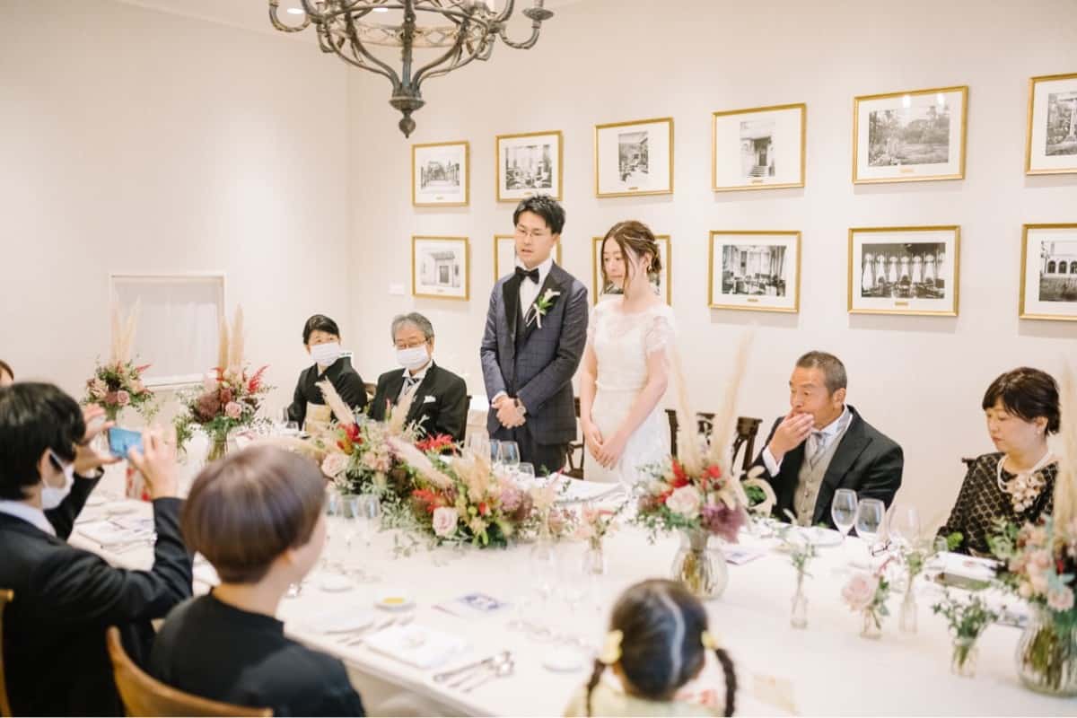 コロナで結婚式のスタイル・人数が変わった！呼べなくなったゲストへの対応は？のカバー写真 0.6666666666666666