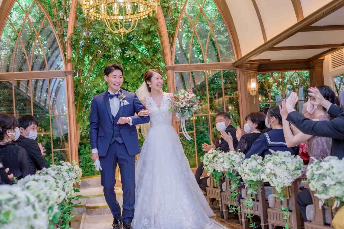 【結婚式にピッタリなマスク特集】お祝いの席では特別なマスクを♡のカバー写真 0.6666666666666666