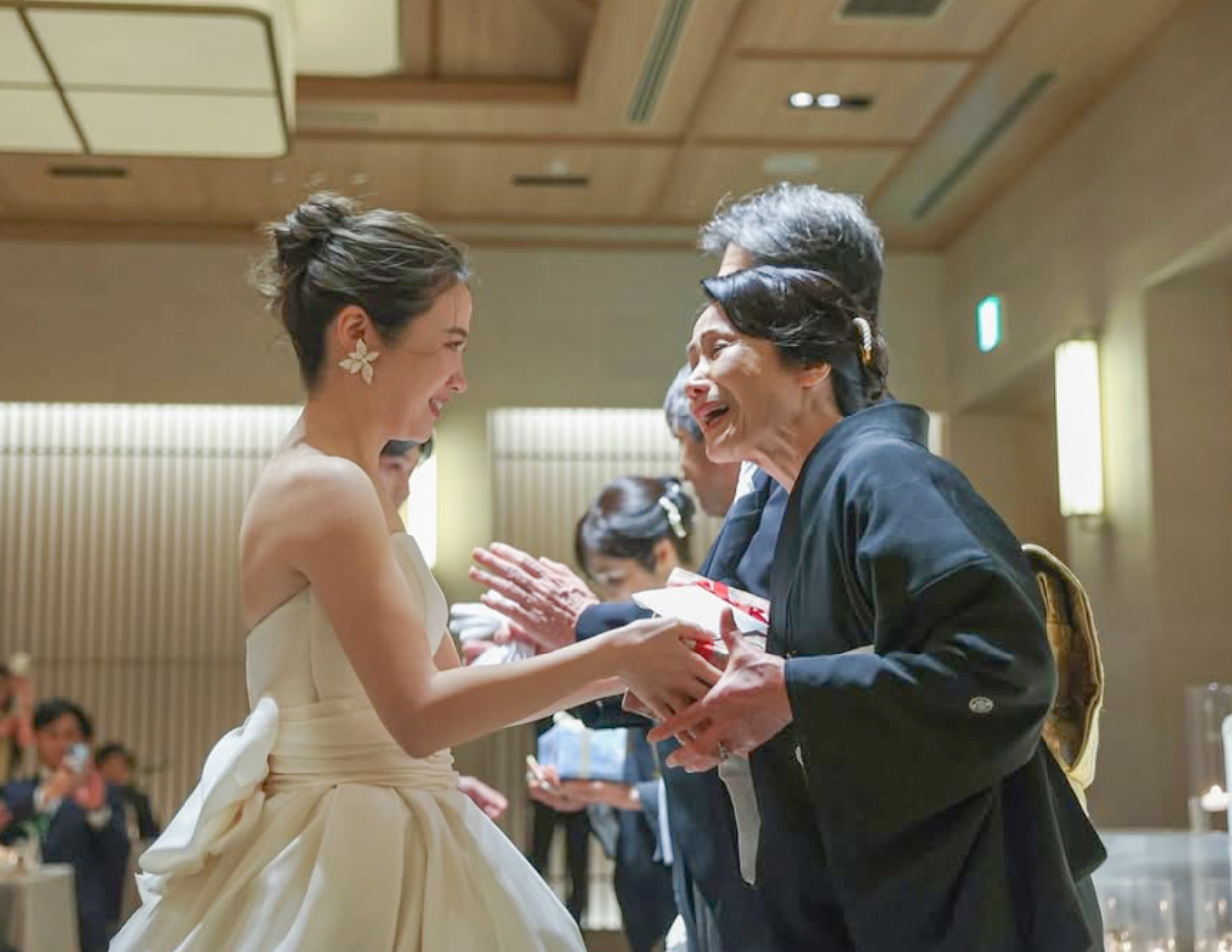 両親に感謝を伝えたい!涙なしではいられない素敵な演出16選♡のカバー写真 0.7729468599033816