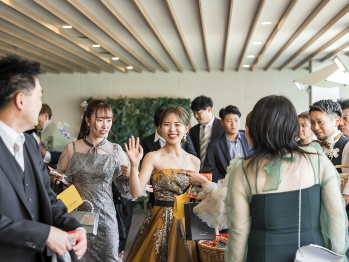 ただ渡すだけじゃない!結婚式《お見送り演出》最後までゲストをおもてなし♡のカバー写真 0.7513416815742398