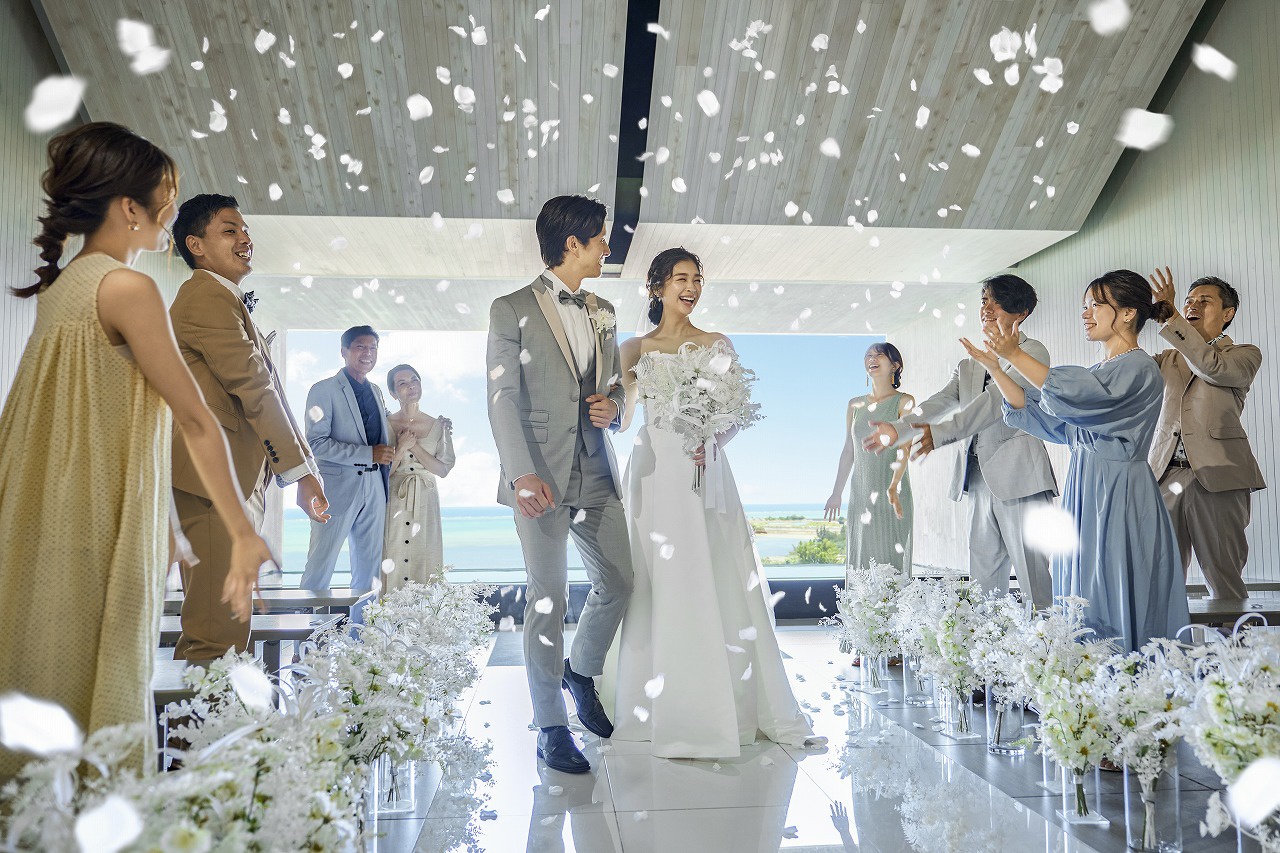 ブルー インフィニティー/小さな結婚式(イル・ド・レ)で結婚式