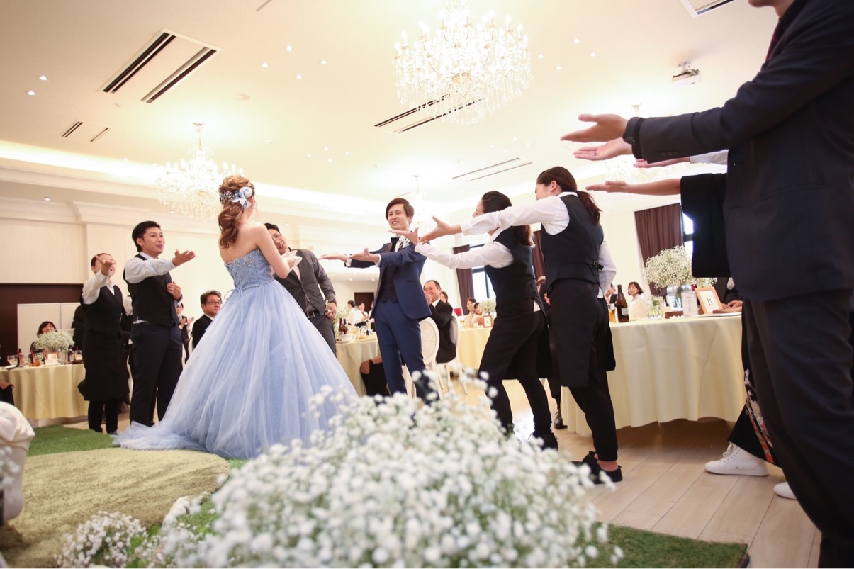 先輩花嫁emiri Wedding1111さんのサプライズ フラッシュモブのアルバム写真まとめ ウェディングニュースブライズ