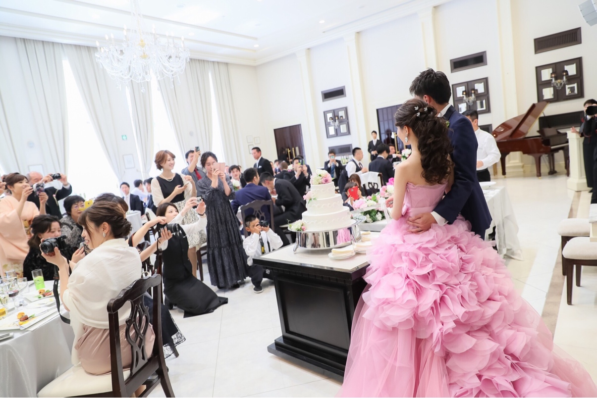 披露宴会場 演出の実例写真 枚 アーフェリーク迎賓館 博多 結婚式場探しはウェディングニュース